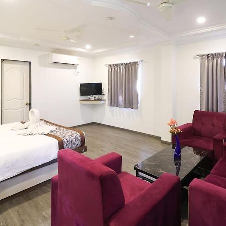 Hotel Jeet Paradise Phaltan Экстерьер фото